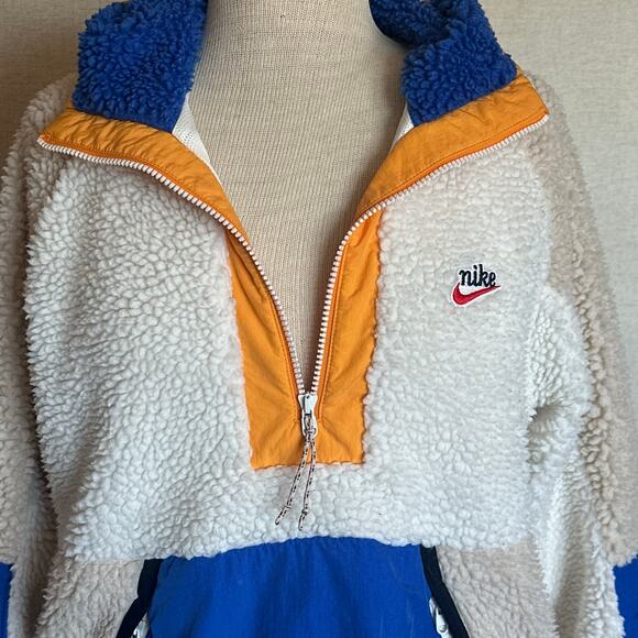 Nike Jacket - Picture 3 of 15